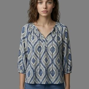 Q&A Women's Blue Patterned Top Size Small